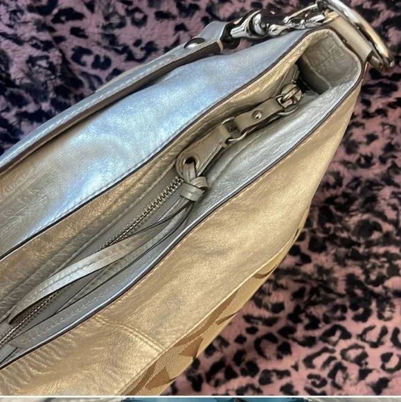 Coach Signature Pattern Bag - Picture 5 of 6